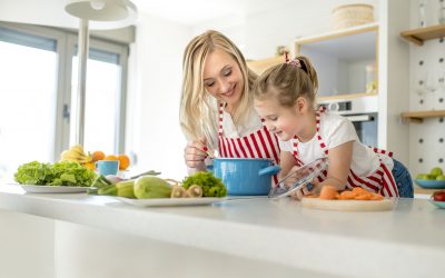 Cum învățăm copiii să mănânce echilibrat?